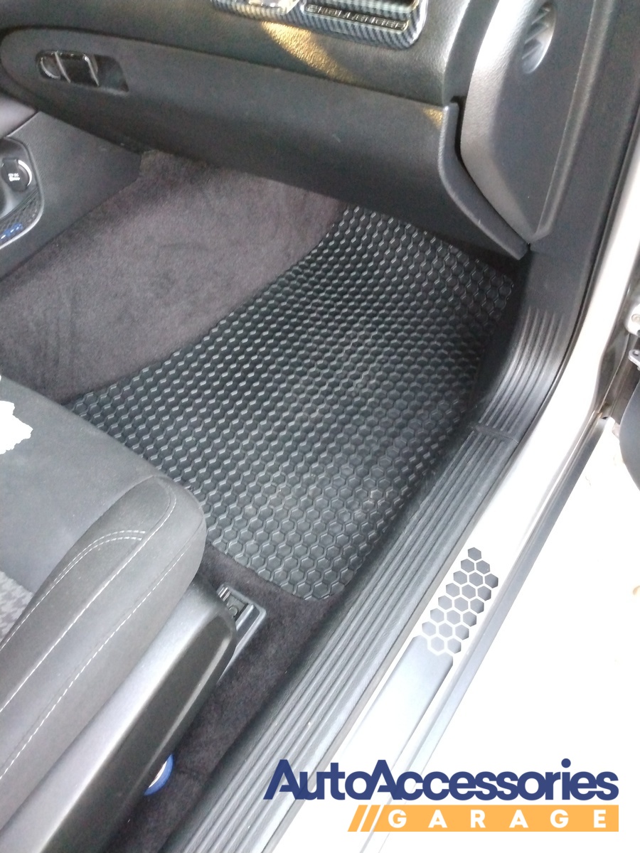 Intro-Tech Hexomat Cargo Area Custom Floor Mat for Select Ford Explorer Sport dr Models Rubber-like Compound (Clear) - 2